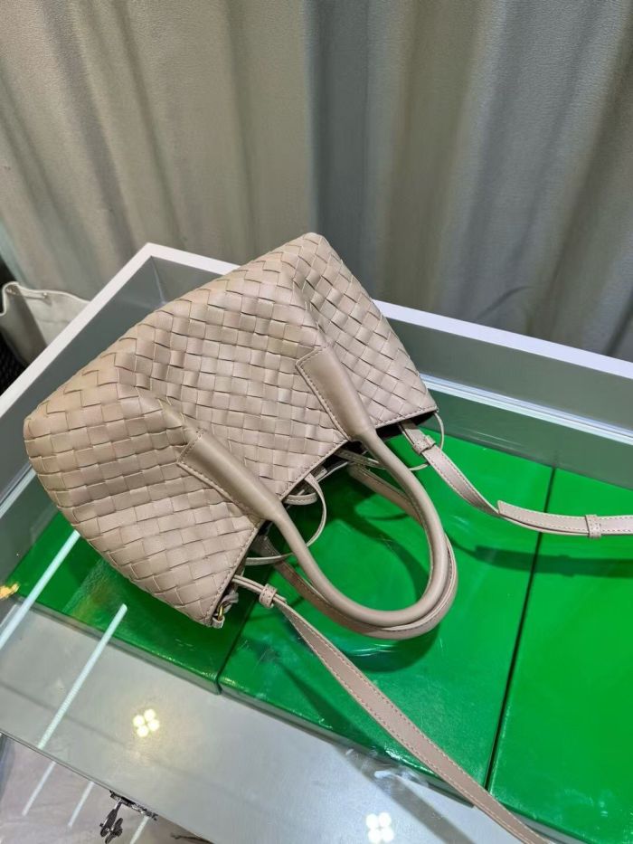 2025 Genuine Cowhile Leather Small Woven Tote Shoulder Bag