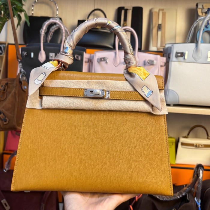 Leather Cherve Grain  Tote Crossbody Bag