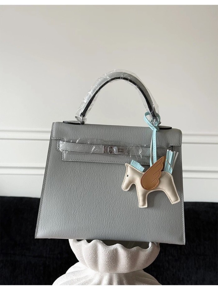 Leather Cherve Grain  Tote Crossbody Bag
