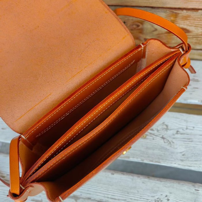 Imported Vegetable-tanned Leather Crossbody Bag