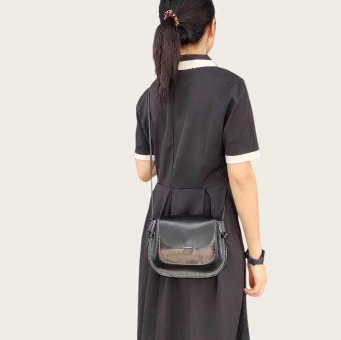 Imported Vegetable-tanned Leather Crossbody Bag