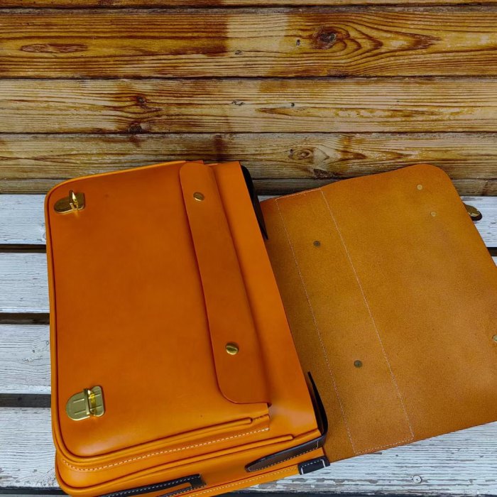 Italian Vegetable Tanned Full-Grain Leather Backpack