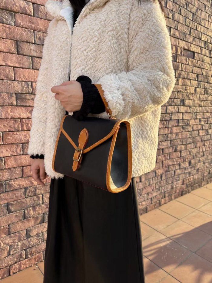 Italian Vegetable Tanned Leather Nurse Bag