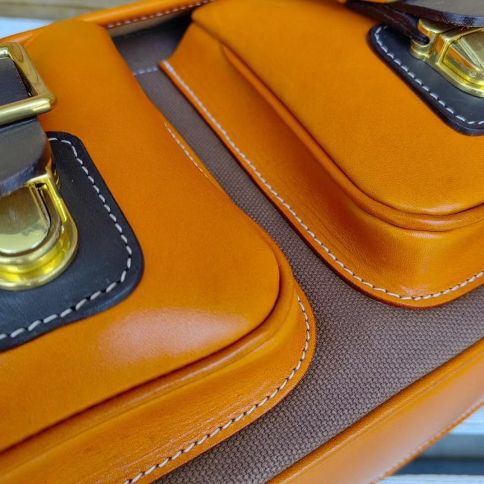 Handmade Italian Veg-Tan Leather Cambridge Satchel