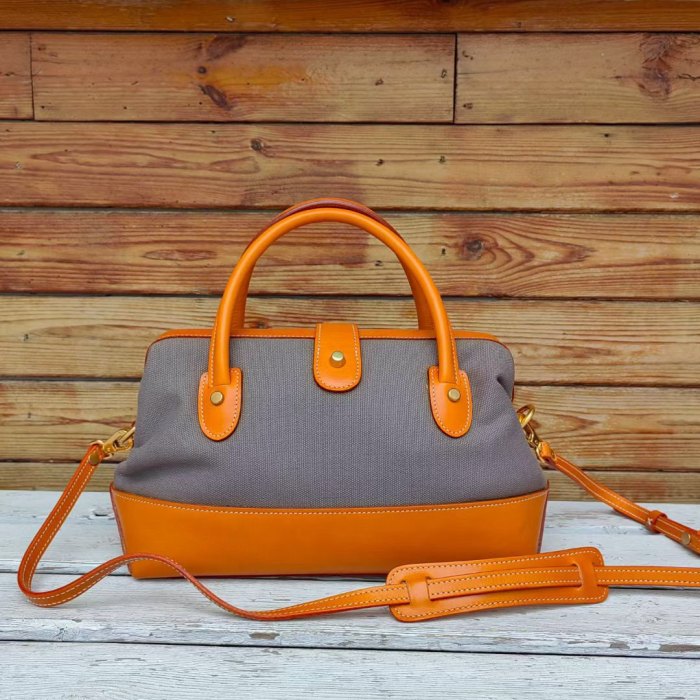 Italian Vegetable Tanned Full-Grain Leather Doctor Bag
