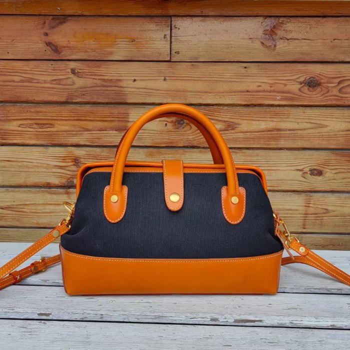 Italian Vegetable Tanned Full-Grain Leather Doctor Bag