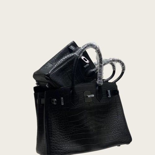 Imported Top-Grain Matte Croc-Embossed Tote