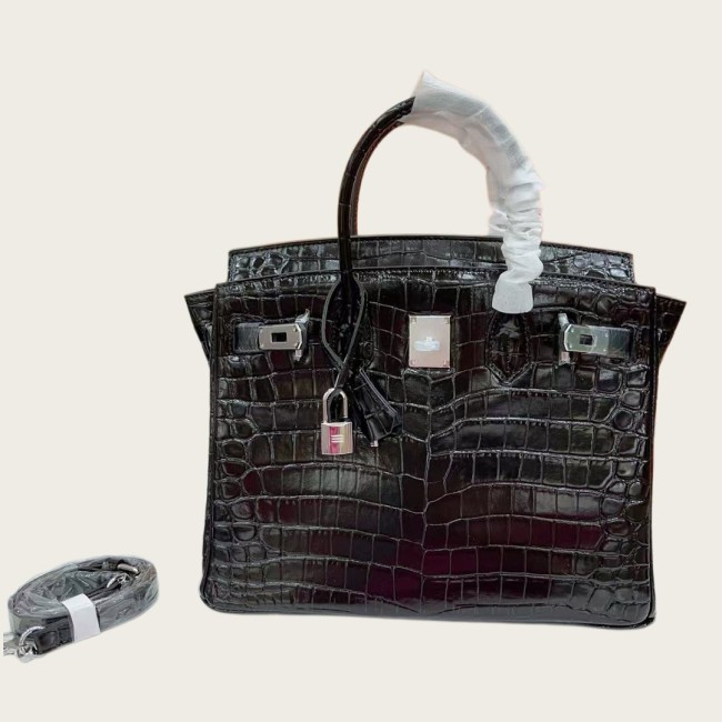 Women‘s Croc Embossed Leather Handbag with Silver Hardware