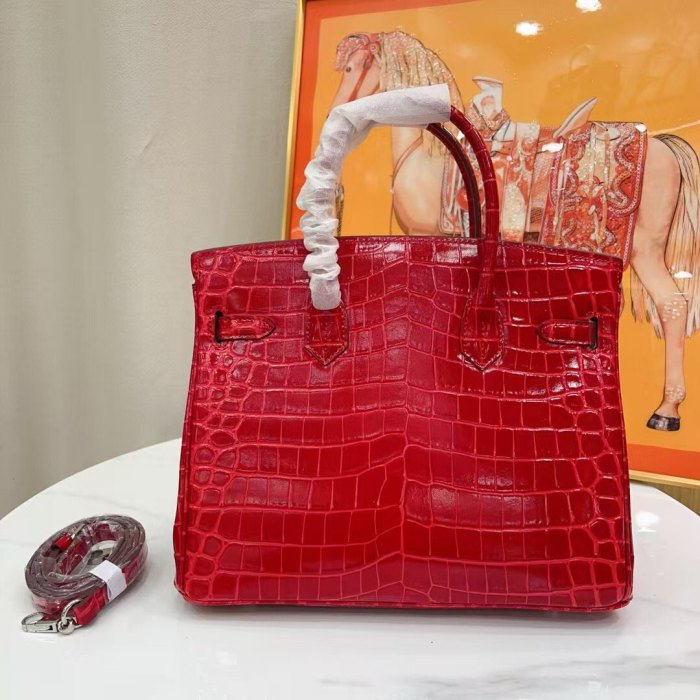 Women‘s Croc Embossed Leather Handbag with Silver Hardware