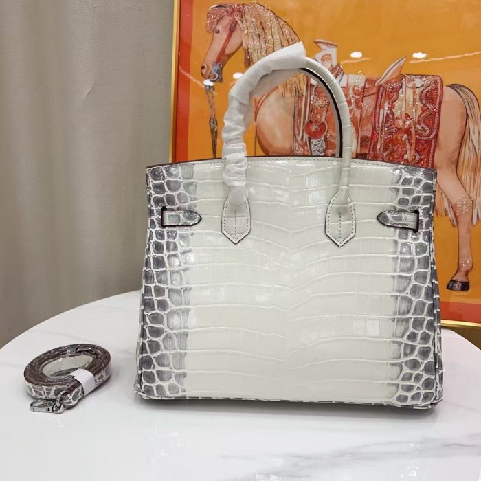Women‘s Croc Embossed Leather Handbag with Silver Hardware