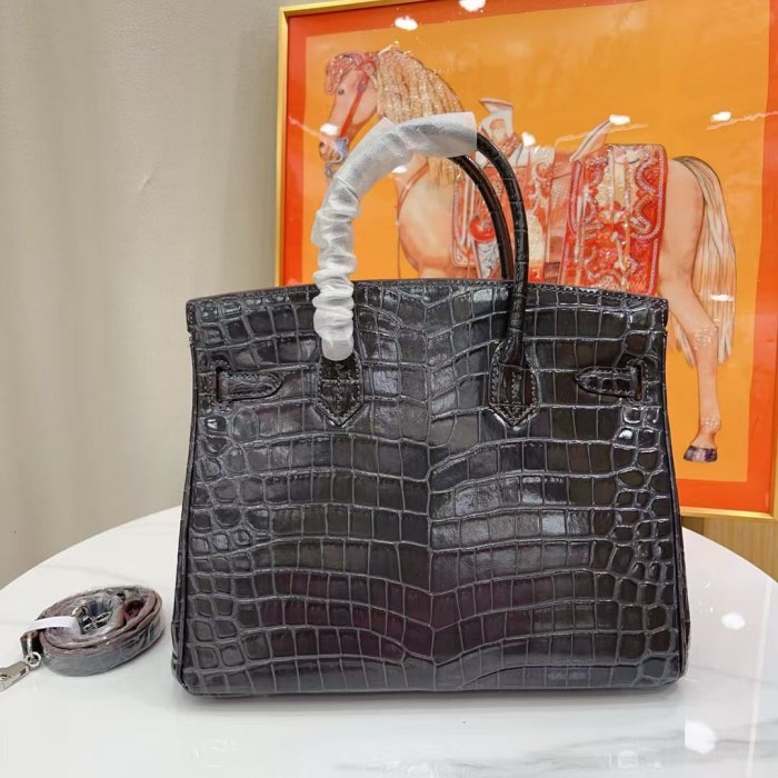 Women‘s Croc Embossed Leather Handbag with Silver Hardware