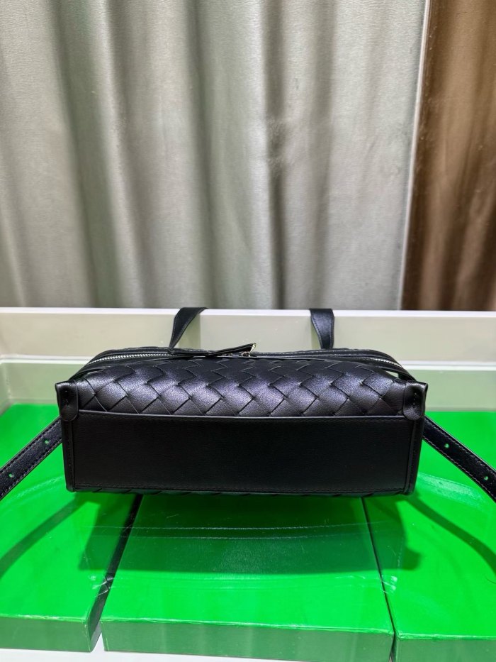 Italian‑Style Woven Leather Shoulder Crossbody Bag