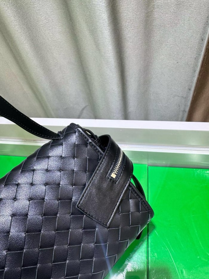 Italian‑Style Woven Leather Shoulder Crossbody Bag