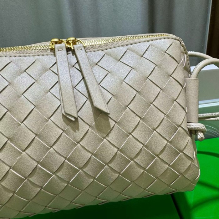 Inspired Shell Leather Shoulder Bag