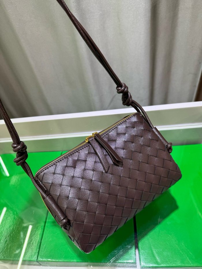 Inspired Shell Leather Shoulder Bag