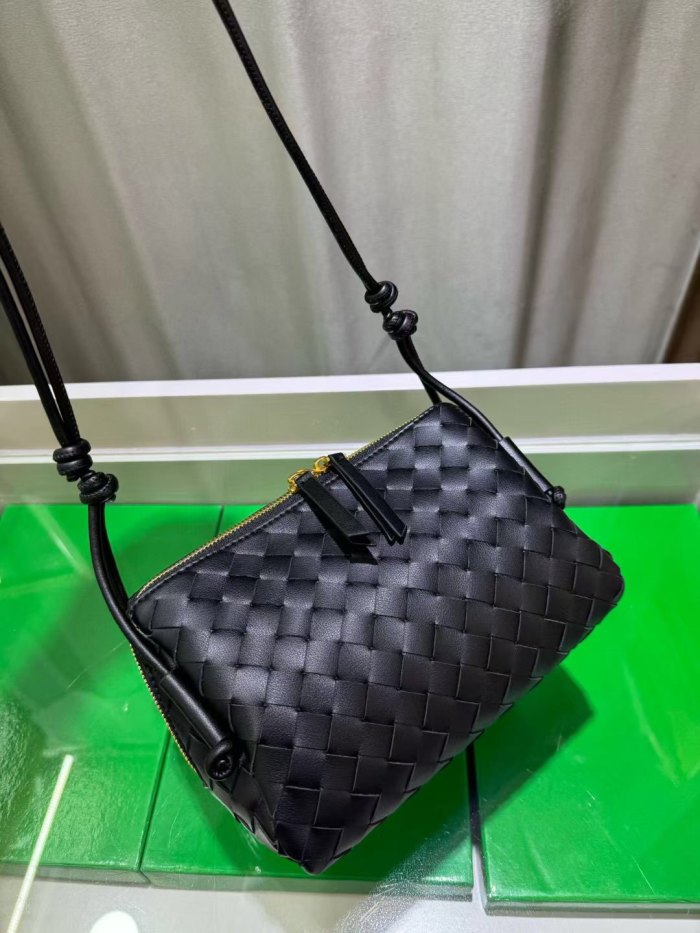 Inspired Shell Leather Shoulder Bag
