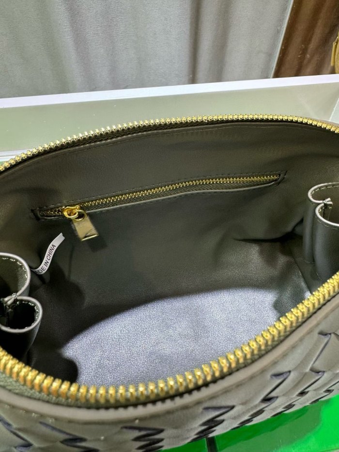 Inspired Shell Leather Shoulder Bag