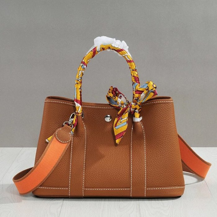 Top-Grain Pebbled Leather Garden Party Style Tote Bag