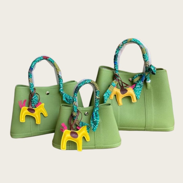 Top-Grain Pebbled Leather Garden Party Style Tote Bag