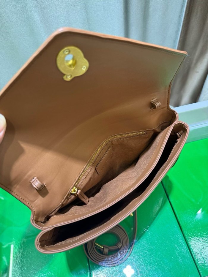Raffia Envelope Top-Handle Bag