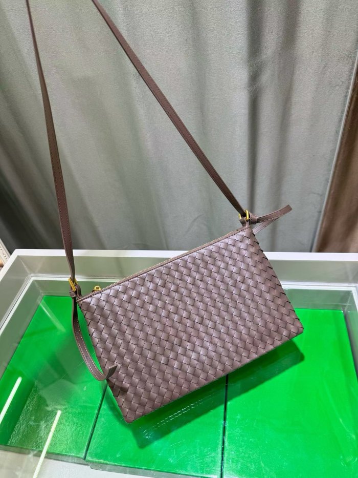 LargePiccolo Style Woven Leather Bag