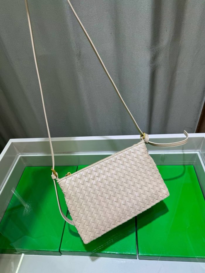 Small Piccolo Style Woven Leather Bag