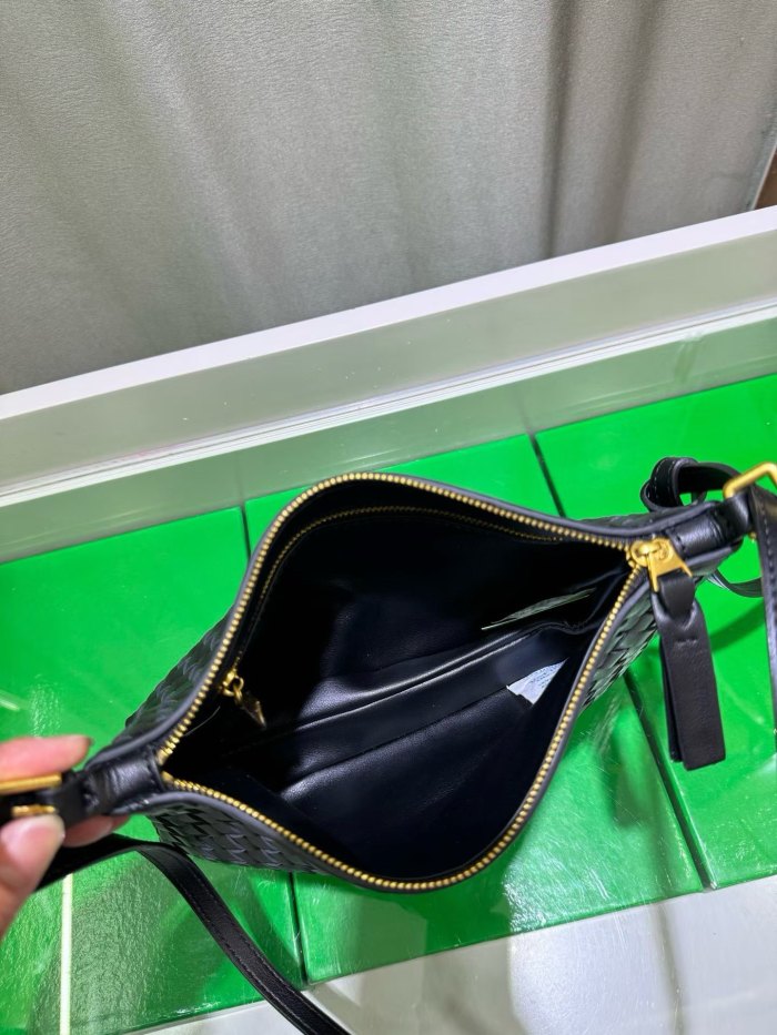 Small Piccolo Style Woven Leather Bag