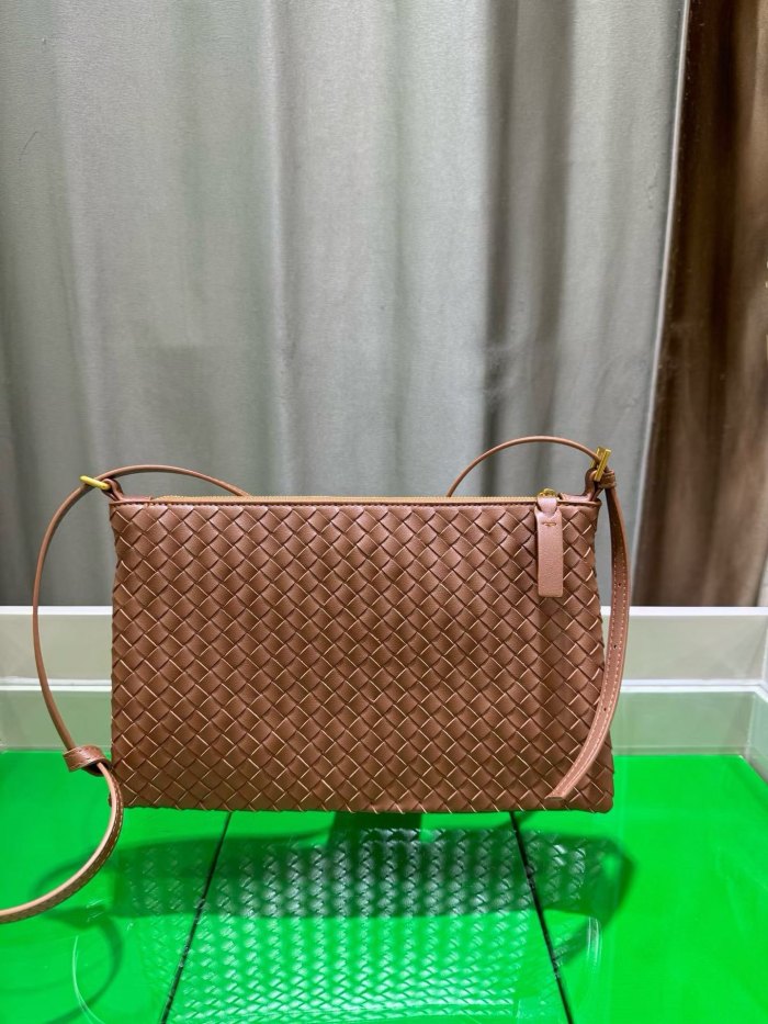 LargePiccolo Style Woven Leather Bag