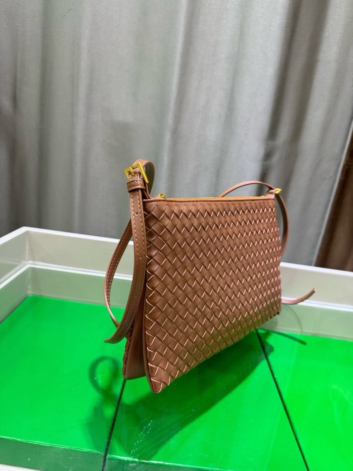 LargePiccolo Style Woven Leather Bag