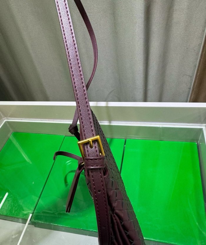 LargePiccolo Style Woven Leather Bag