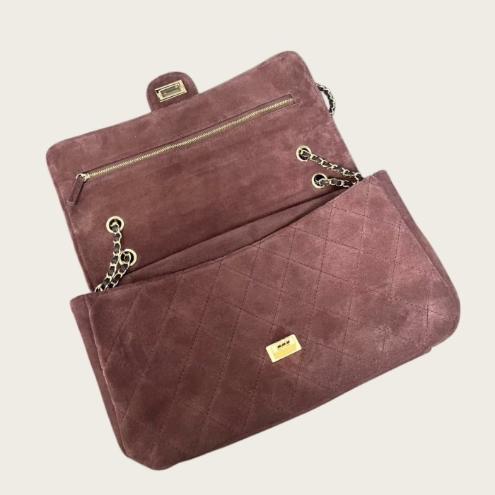 33cm Jumbo Velvet-Finish Lambskin Shoulder Purse with Gold-Tone Hardware
