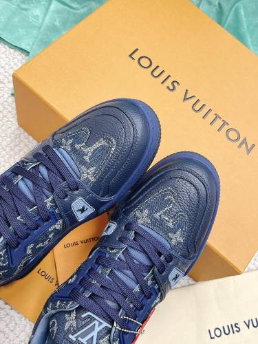 Louis Vuitton Trainer sports shoes 28