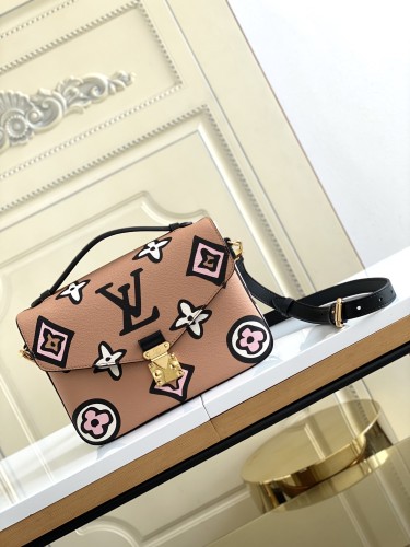 Handbag Louis Vuitton M45823 size 25 x 19 x 9 cm