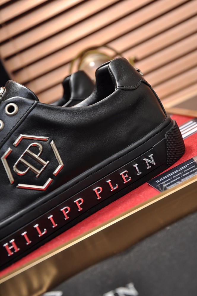 Philipp Plein Low Top Sneakers 35