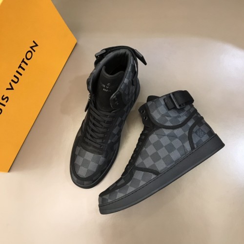 Louis Vuitton Rivoli sneaker 19