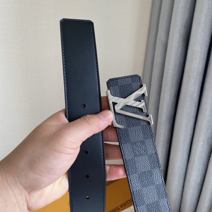 Louis Vuitton Belt 13 (width 4cm)