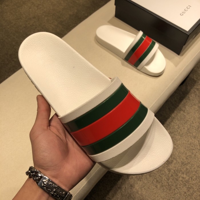 Gucci Slippers 33