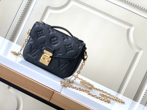 Handbag Louis Vuitton M81390 size 14 x 11 x 3.5 cm