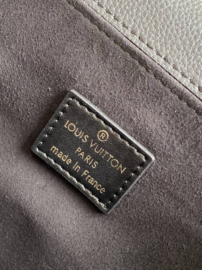 Handbag Louis Vuittonm 46028 size 25x19x7 cm