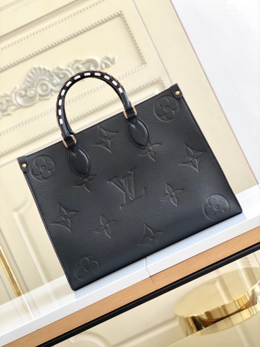 Handbag Louis Vuitton M58522 size 35-28-15 cm