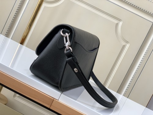 Handbag Louis Vuitton M59386 size 24.5 x 15.5 x 9 cm