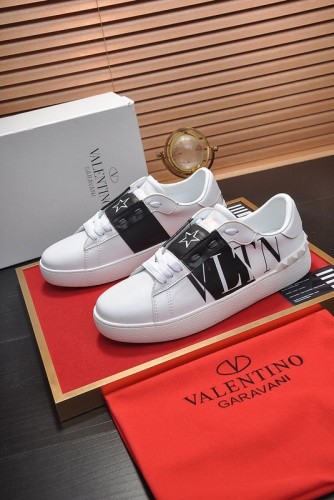 Valentino Garavani Rockstud Untitled calfskin sneaker 3