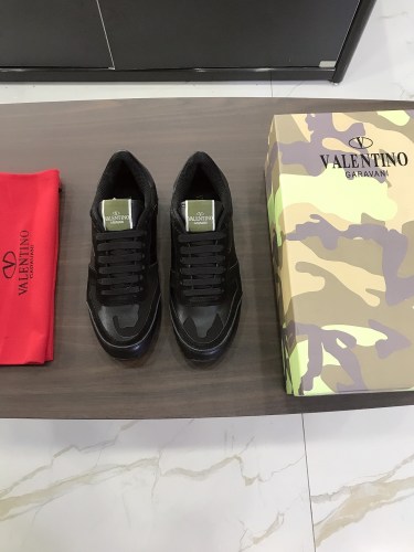 Valentino Garavani Rockrunner camouflage-print sneakers 7