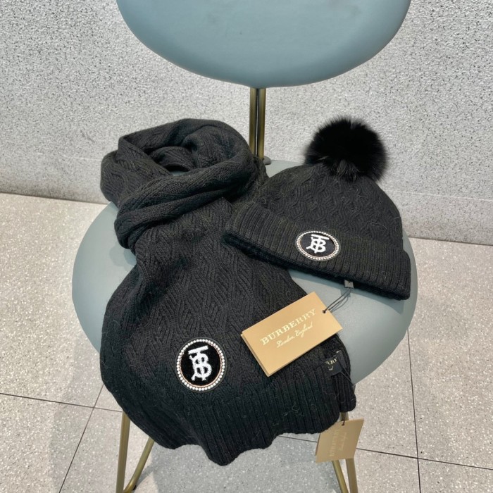 Hat & Scarf Burberry 2