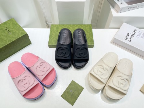 Gucci Women's slide sandal with Interlocking G WOMEN 5