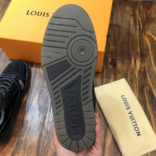 Louis Vuitton Trainer Sneakers 37