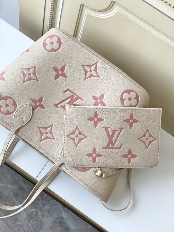 Handbag Louis Vuitton M21579 size 31.0 x 28.0 x 14.0 cm