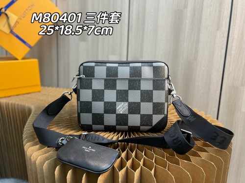 Handbag Louis Vuitton M80401 size 25 x 18.5 x 7 cm