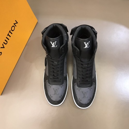 Louis Vuitton Rivoli sneaker 20