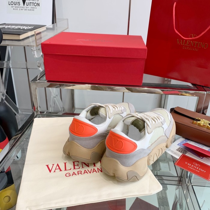 VALENTINO GARAVANI Bubbleback Sneaker 3